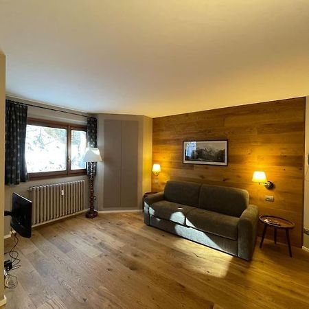 Raffinato Ed Accogliente Monolocale Di Montagna Lägenhet Breuil-Cervinia Exteriör bild