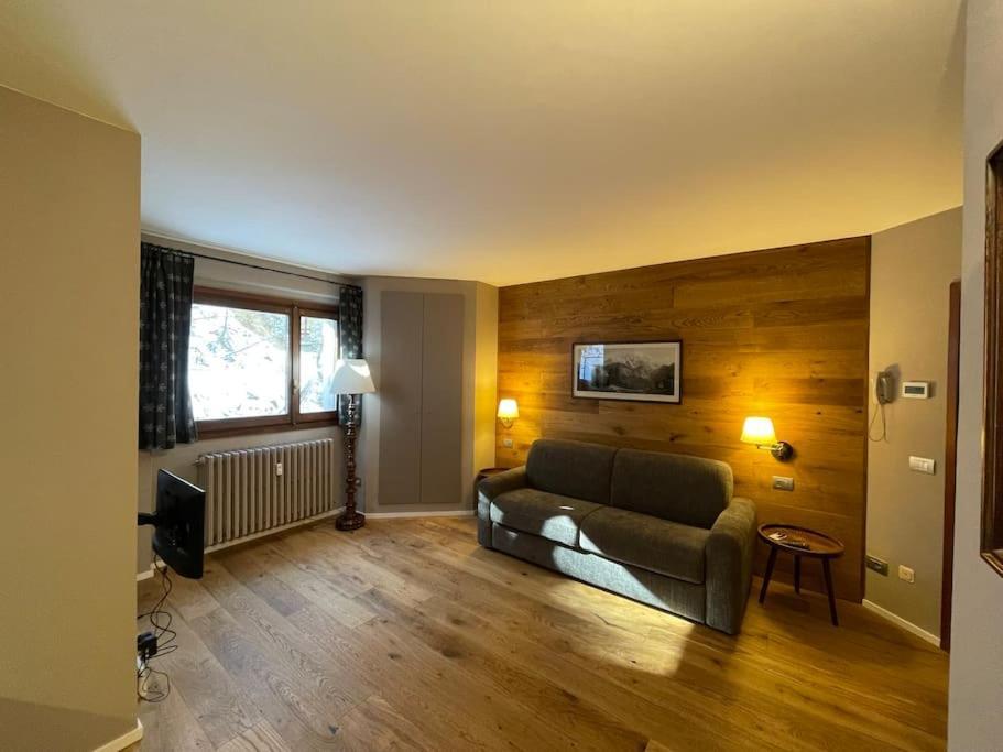 Raffinato Ed Accogliente Monolocale Di Montagna Lägenhet Breuil-Cervinia Exteriör bild